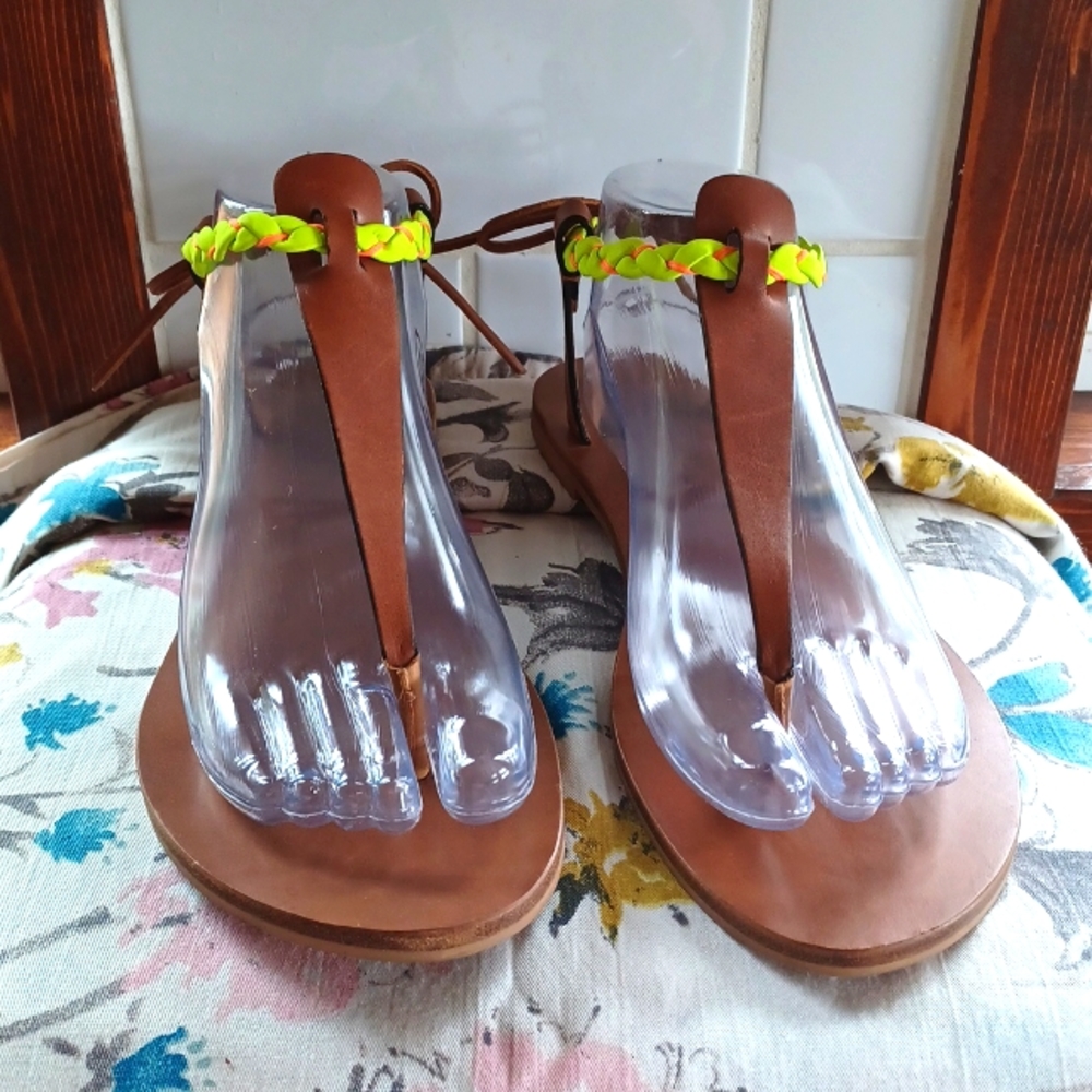 EUC WOMENS LEATHER SANDALS